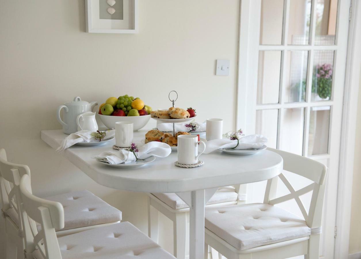 Albany Apartment Whitby Esterno foto